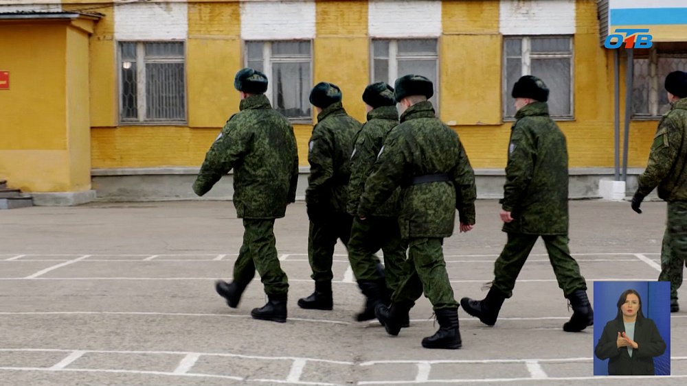 Южноуральские призывники отправились защищать границы
