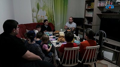 Депутат Заксобрания от фракции «Новые люди» поздравил многодетных родителей