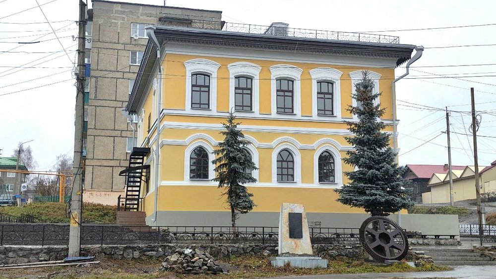 В Нязепетровске восстановили двухэтажное здание правления XIX века