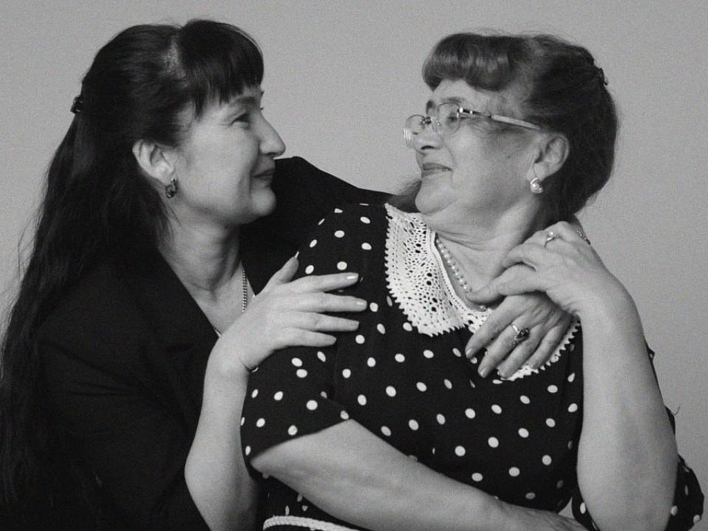 «Мама — моя опора»: в День матери южноуральцы поздравляют своих мам