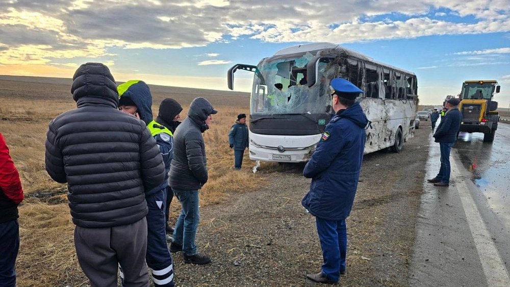 Двое детей госпитализированы после ДТП с автобусом в Челябинской области