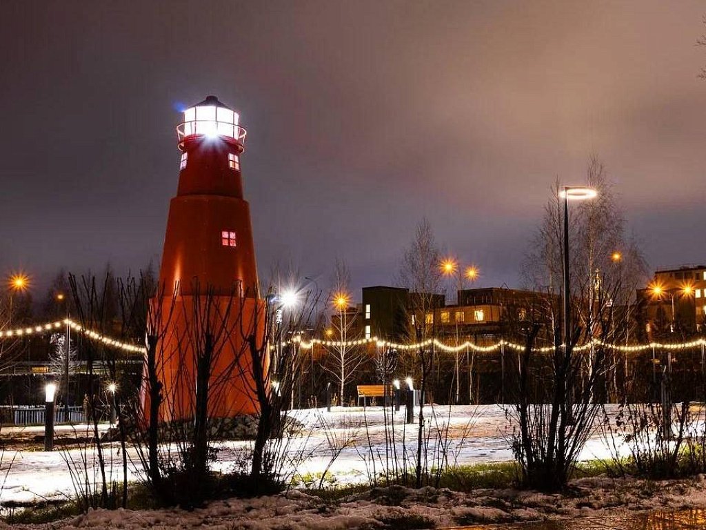 Маяк установили в сквере у кардиоцентра в Челябинске