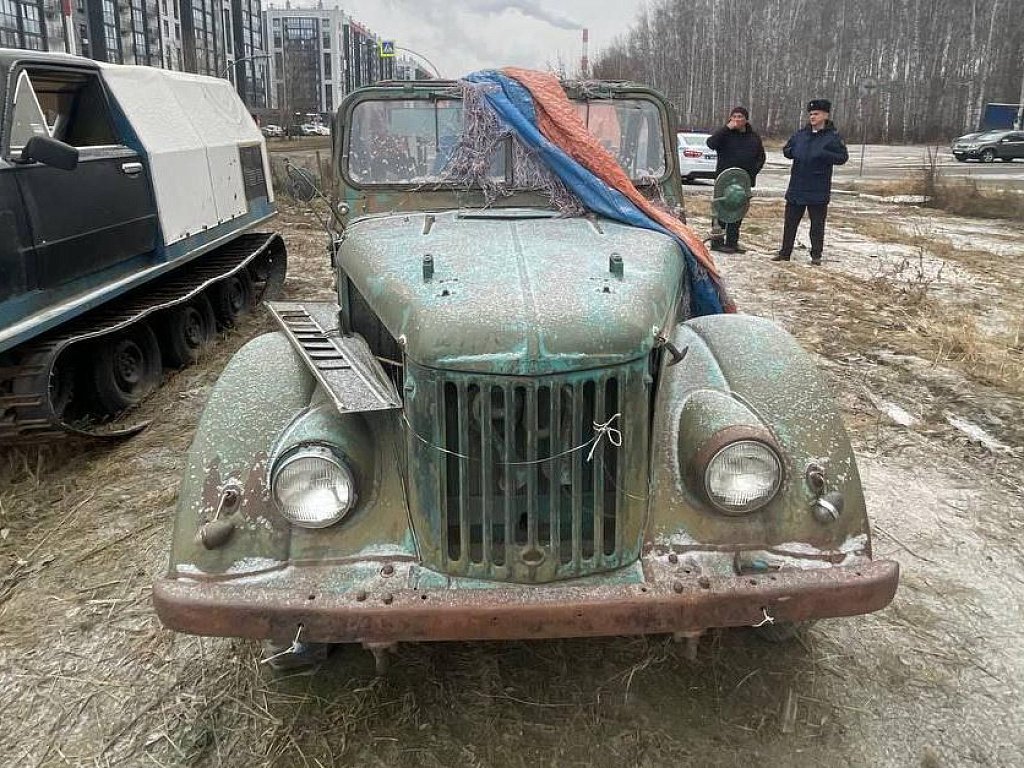 Раритетный ГАЗ‑69 и внедорожная самоделка: что бросают на улицах Челябинска