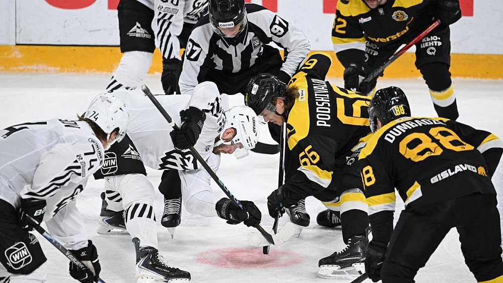 Хоккейный клуб «Трактор» в равном поединке уступил «Северстали» со счетом 2:3