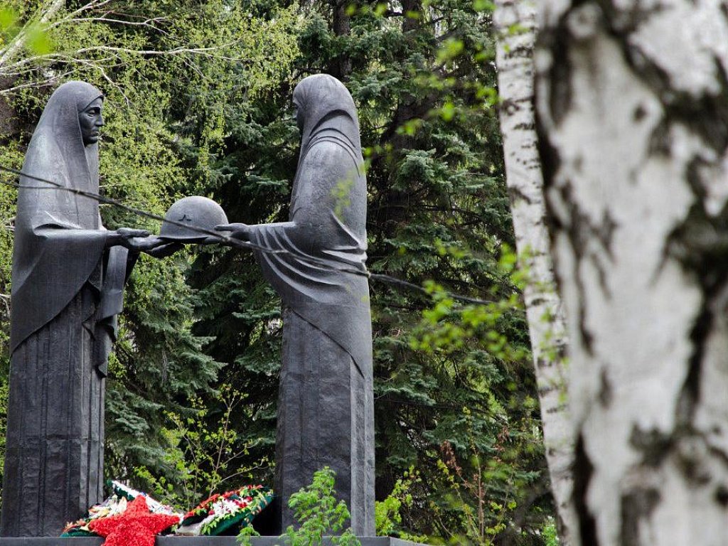 В Челябинске завершается реконструкция мемориала «Скорбящие матери»