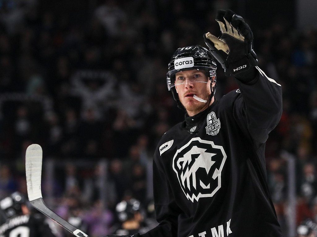 Экс-хоккеист «Трактора» Чарльз Робинсон объявил о завершении карьеры