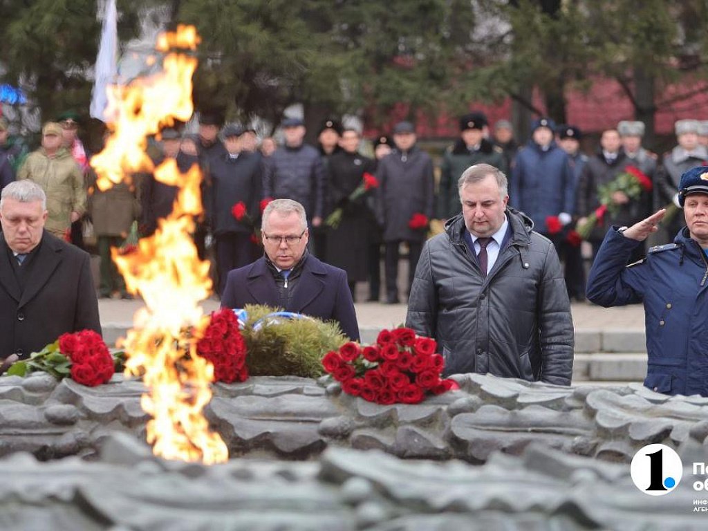 «Имя твое неизвестно. Подвиг твой бессмертен»: Челябинск почтил память Неизвестного Солдата