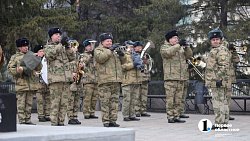 «Имя твое неизвестно. Подвиг твой бессмертен»: Челябинск почтил память Неизвестного Солдата