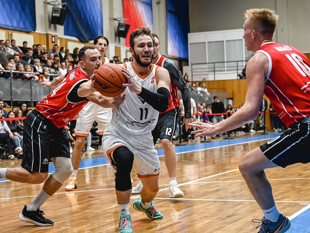 Баскетбольные клубы Челябинской области проведут матч в голливудском стиле