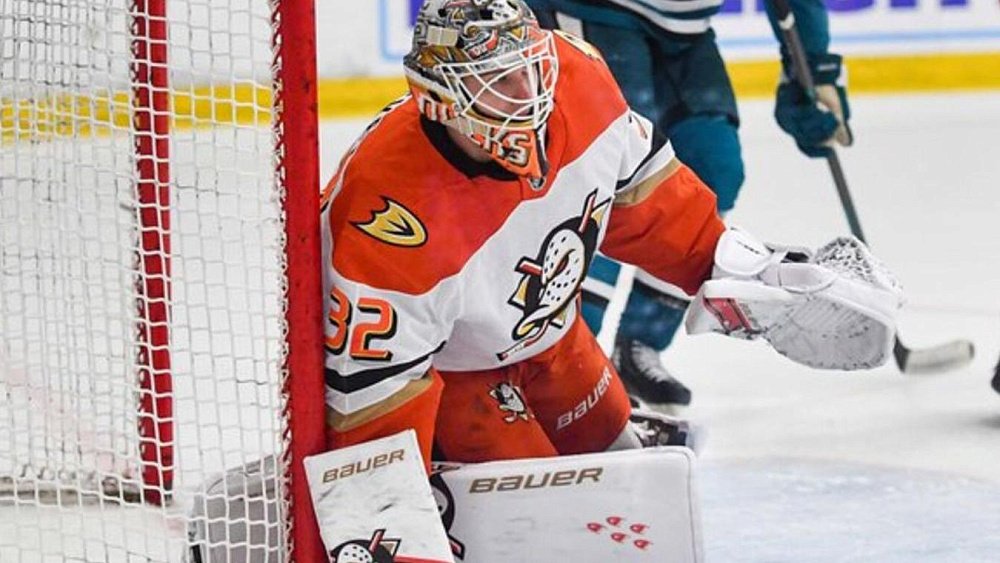 Воспитанник «Трактора» Вячеслав Бутеец впервые сыграл в матче НХЛ