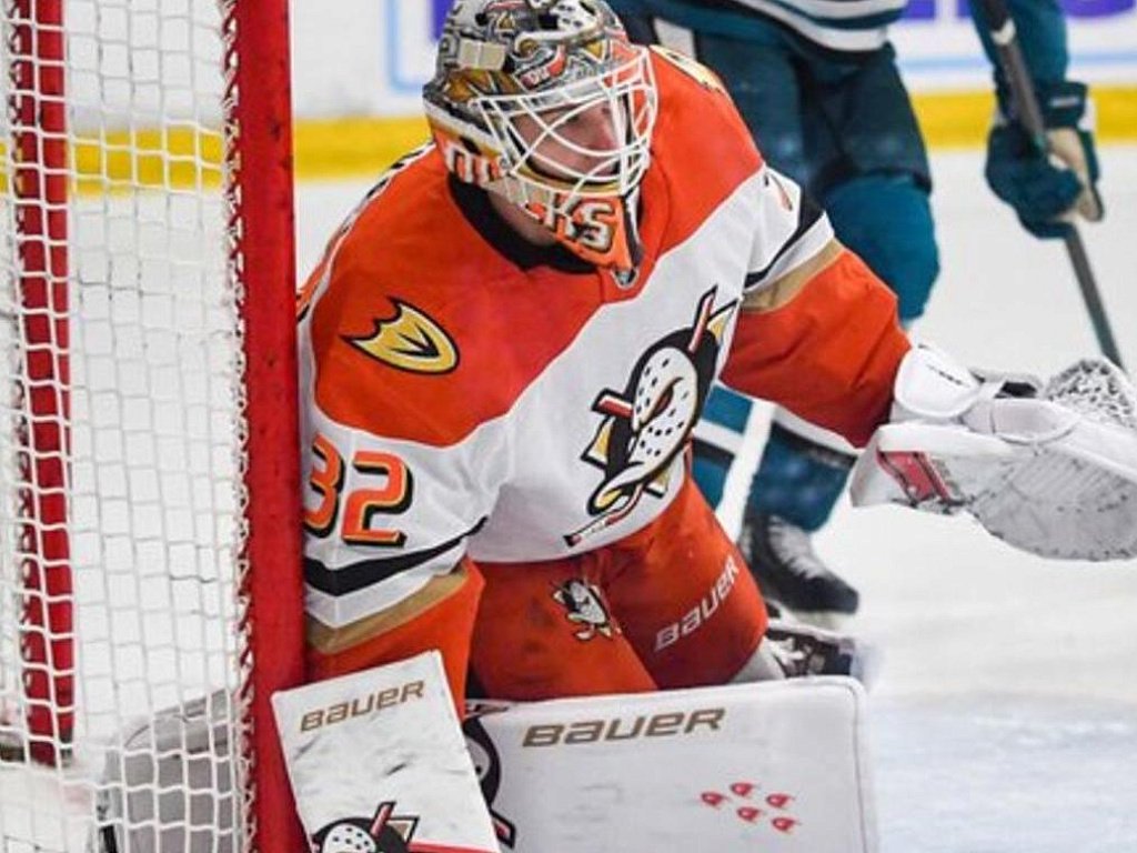 Воспитанник «Трактора» Вячеслав Бутеец впервые сыграл в матче НХЛ