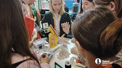 Алексей Текслер увидел вдохновляющие проекты волонтеров и добровольцев на форуме #МЫВМЕСТЕ