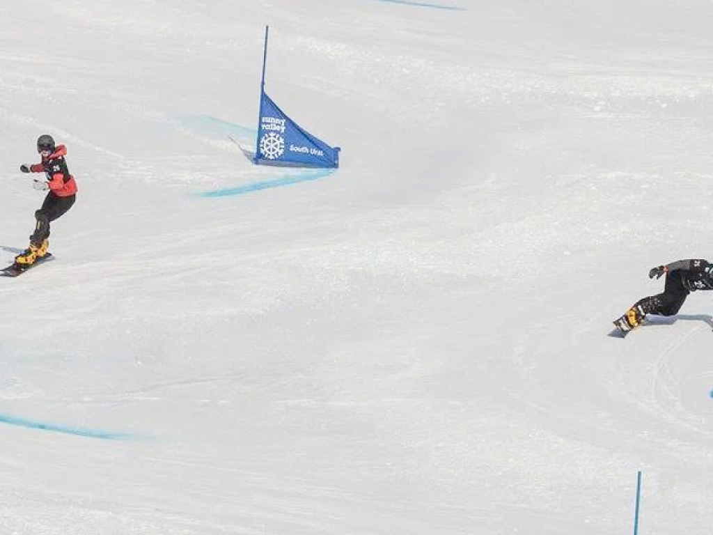 Сильнейшие сноубордисты России открыли сезон на ГЛК «Солнечная долина» в Миассе