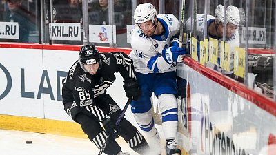 «Трактор» с разгромным счетом 4:8 проиграл московскому «Динамо» в Челябинске