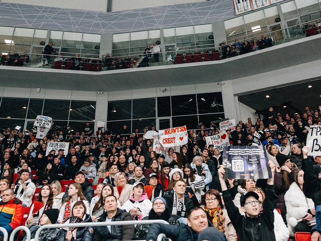Болельщики челябинского «Трактора» освистали игру команды в матче с «Динамо»