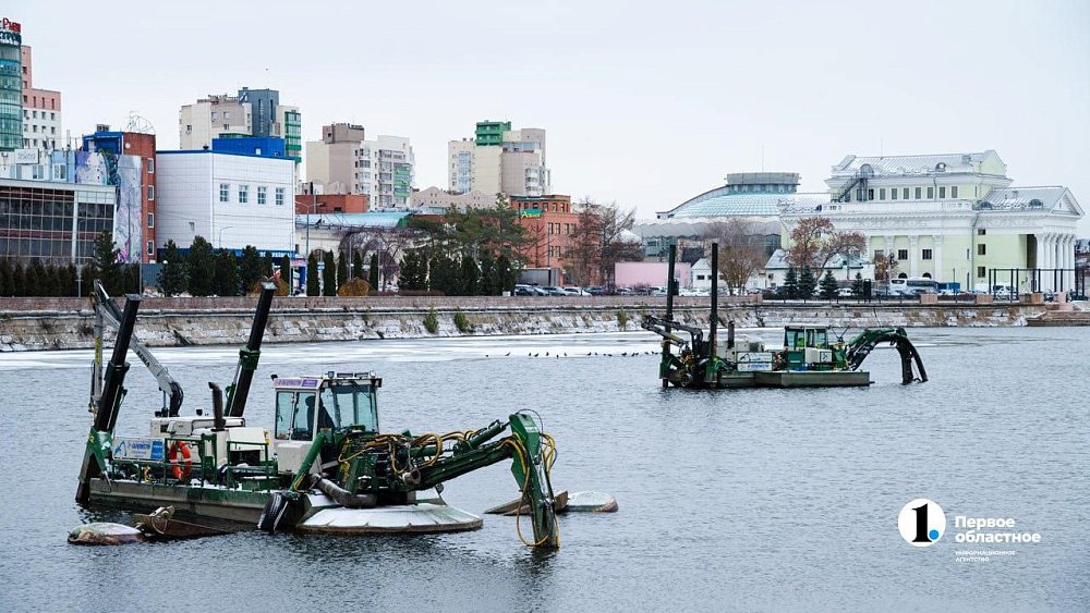 В Челябинске из Миасса за сезон извлекли более 1,5 млн кубометров ила и песка