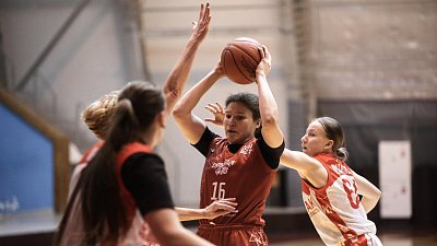 Баскетбольная команда «Славянка-ЧКПЗ» вернула себе лидерство в Высшей лиге