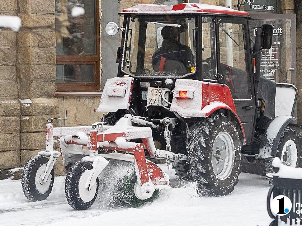 Алексей Текслер поручил главам муниципалитетов лично контролировать уборку снега