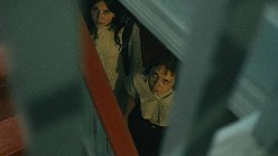 Бульдозеры и балерины: девушка из Челябинска делает фото в жанре сюрреализма