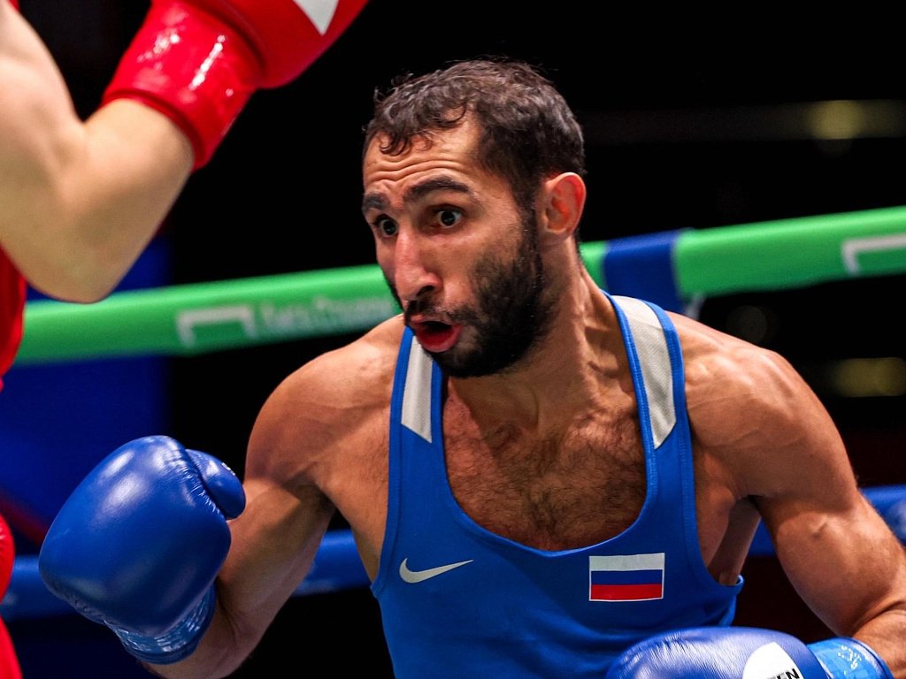 Боксер из Златоуста Эдмонд Худоян с победы стартовал на чемпионате мира