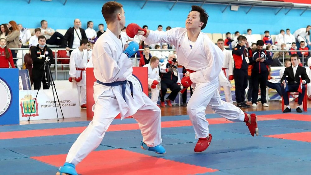 Каратисты из Челябинска завоевали медали на первенстве России