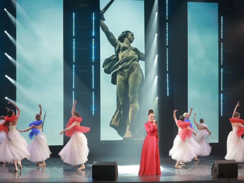 Челябинцы посетили концерт «Сталь характера, огонь воли» ко Дню Героев Отечества