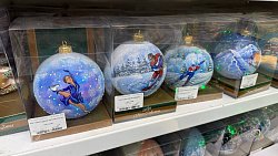 Стоимость новых елочных игрушек в Челябинске доходит до 10 тысяч рублей за штуку