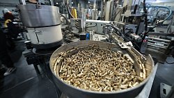 Артем Жога и Алексей Текслер посетили челябинский завод «ЛД Прайд»