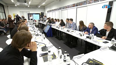 Губернатор Челябинской области и полпред президента РФ в УрФО встретились с молодежью