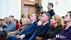 «Золотое перо» и «Открытый взгляд»: в Челябинске наградили лучших журналистов области