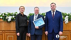 «Золотое перо» и «Открытый взгляд»: в Челябинске наградили лучших журналистов области