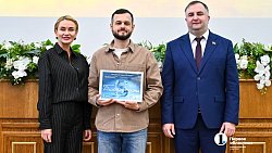 «Золотое перо» и «Открытый взгляд»: в Челябинске наградили лучших журналистов области