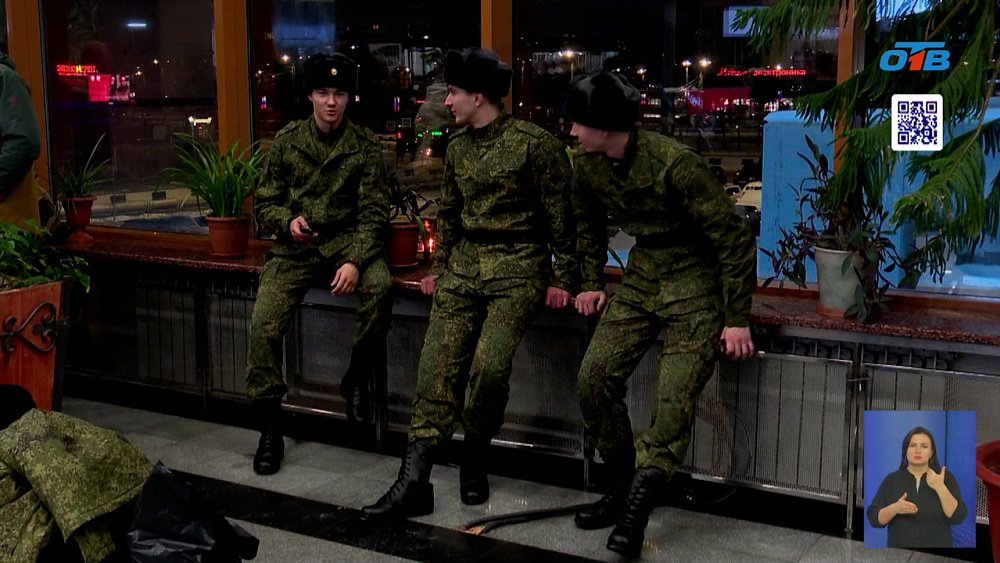 Челябинские призывники отправились служить в Президентский полк