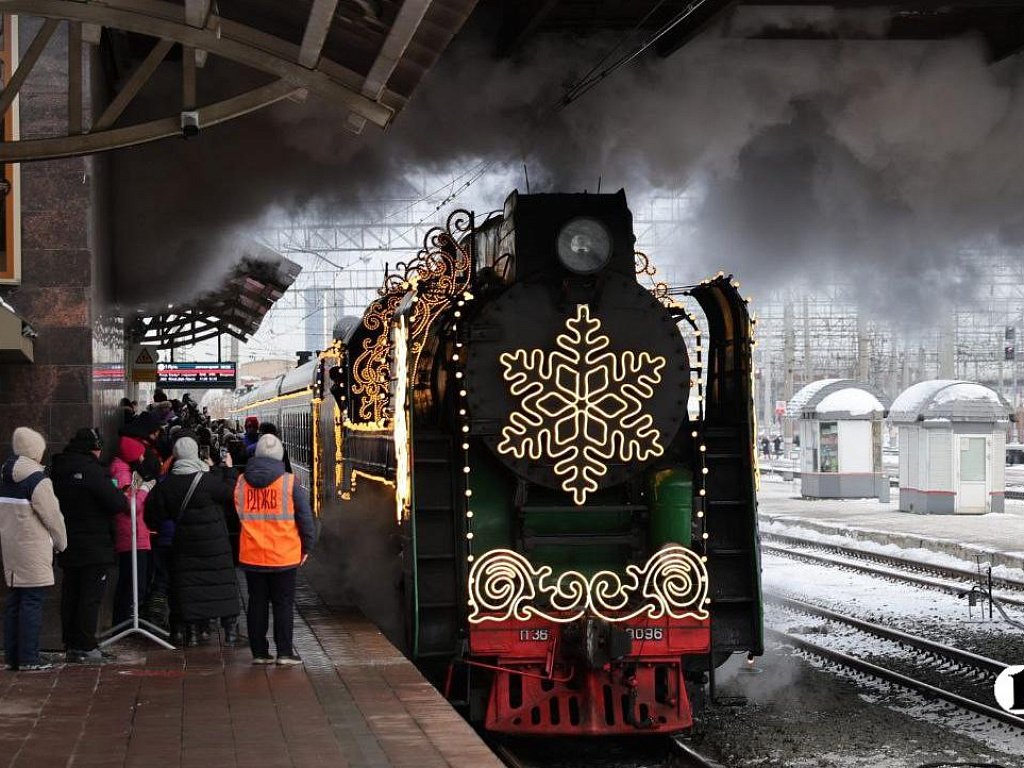 Поезд Деда Мороза сделал остановку в Челябинске