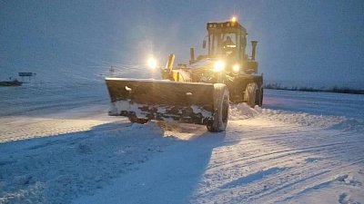 Дороги от снега очищают в круглосуточном режиме в Челябинской области