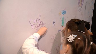 В Челябинске в 13-й раз проходят «Необыкновенные елки»