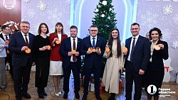 Алексей Текслер дал старт новогодней акции «Елка желаний»