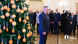 Алексей Текслер дал старт новогодней акции «Елка желаний»