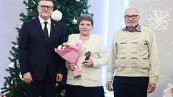 Губернатор Алексей Текслер вручил государственные и региональные награды 46 южноуральцам