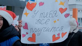 В Челябинске поздравили с Новым годом юных пациентов онкоотделения