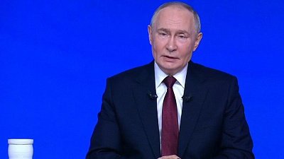 Владимир Путин принес извинения семьям погибших на СВО за задержки с выплатами