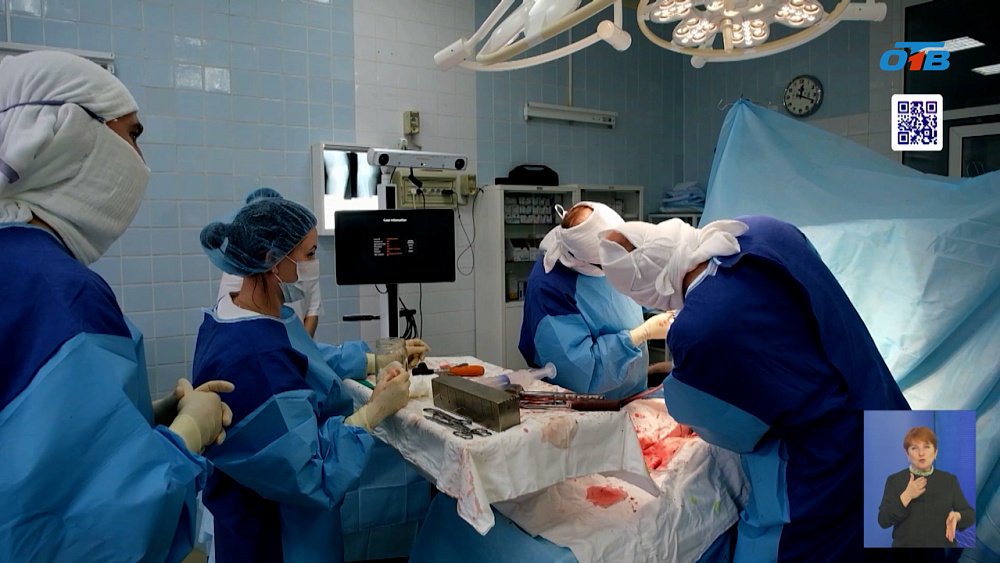 В Миассе впервые провели уникальную роботизированную операцию по замене коленного сустава