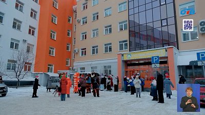 В Челябинске онкобольных детей поддержали новогодним танцевальным флешмобом