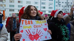 Для онкобольных детей устроили концерт под окнами больницы в Челябинске