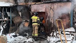 В Ленинском районе Челябинска вспыхнул автосервис