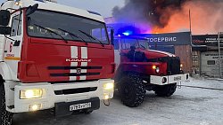 В Ленинском районе Челябинска вспыхнул автосервис