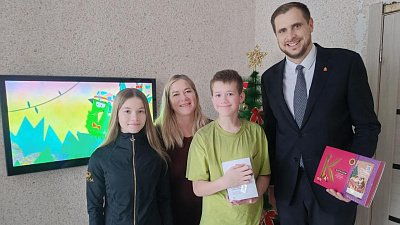 Челябинские спортсмены получили подарки от министра в рамках акции «Елка желаний»