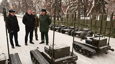 Алексей Текслер передал южноуральцам на фронт робототехнику и дроны