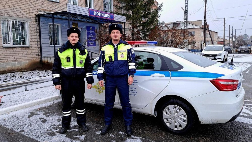 Полицейские спасли бабушку, заблудившуюся в мороз под Челябинском