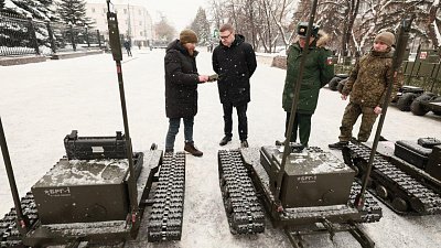 Девять наземных беспилотников и дроны поехали из Челябинской области на фронт